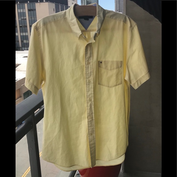 Tommy Hilfiger Short Sleeve Summer Button Down - Picture 1 of 4